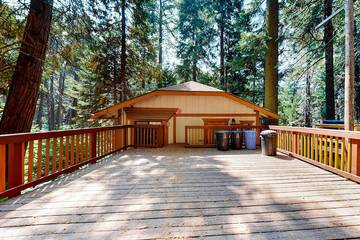 Log Cabin for 6 Guests in Lake Arrowhead, San Bernardino County, Picture 1