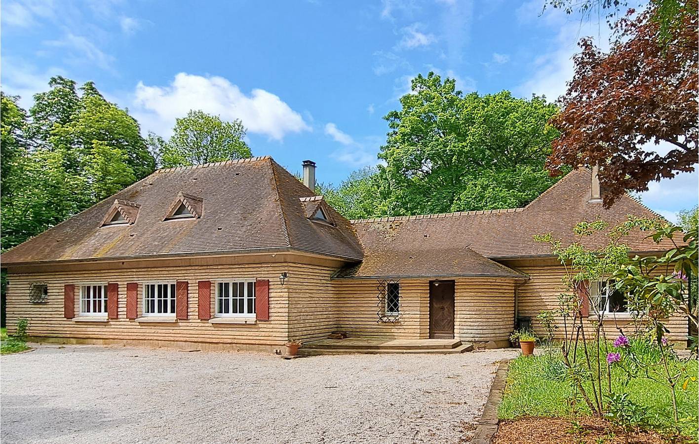 Riverside Retreat: 220m Apt, Parkplatz, TV, Garten & Internet in Colombières, Bayeux und Umgebung