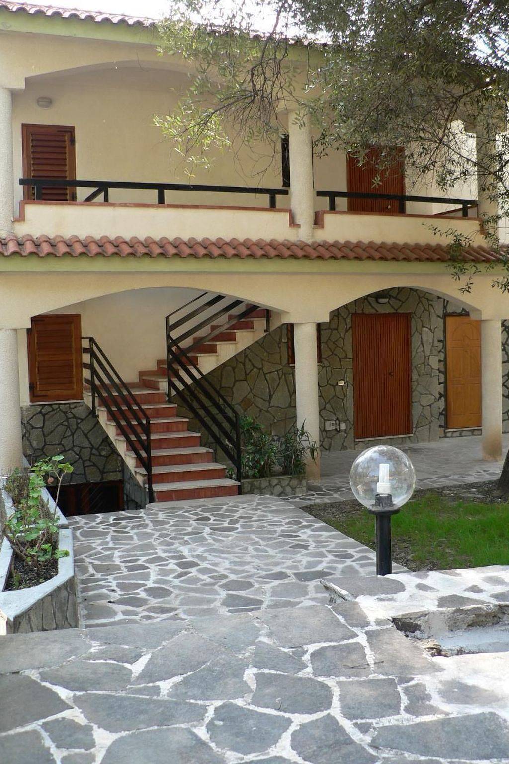 Appartement entier, Appartement confortable avec balcon, jardin et parking près de la plage in Pisciotta, Cilento Coast