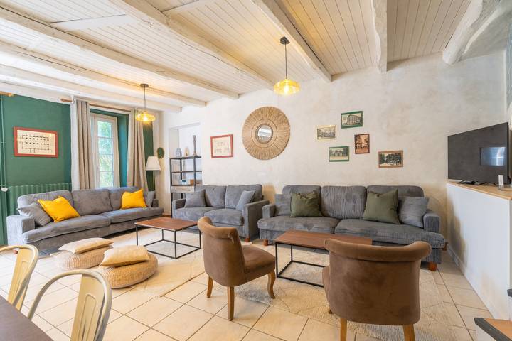 Gîte pour 10 personnes, avec jardin en Charente-Maritime