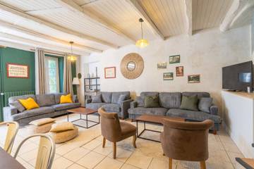 Gîte pour 10 personnes, avec jardin en Charente-Maritime