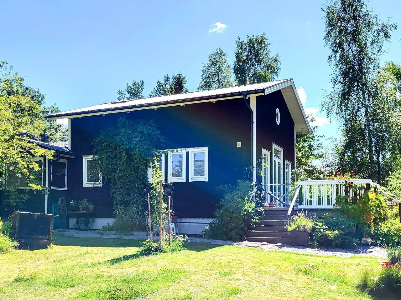 Strandstuga med uteplats och grill in Vänern