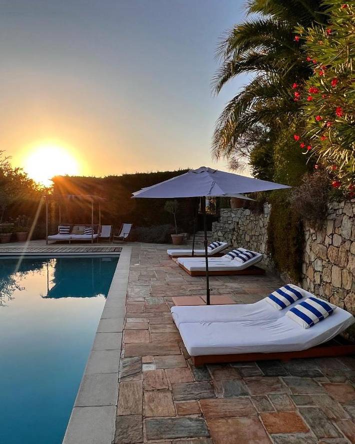 Appartement de vacances pour 3 personnes, avec piscine ainsi que vue et jardin