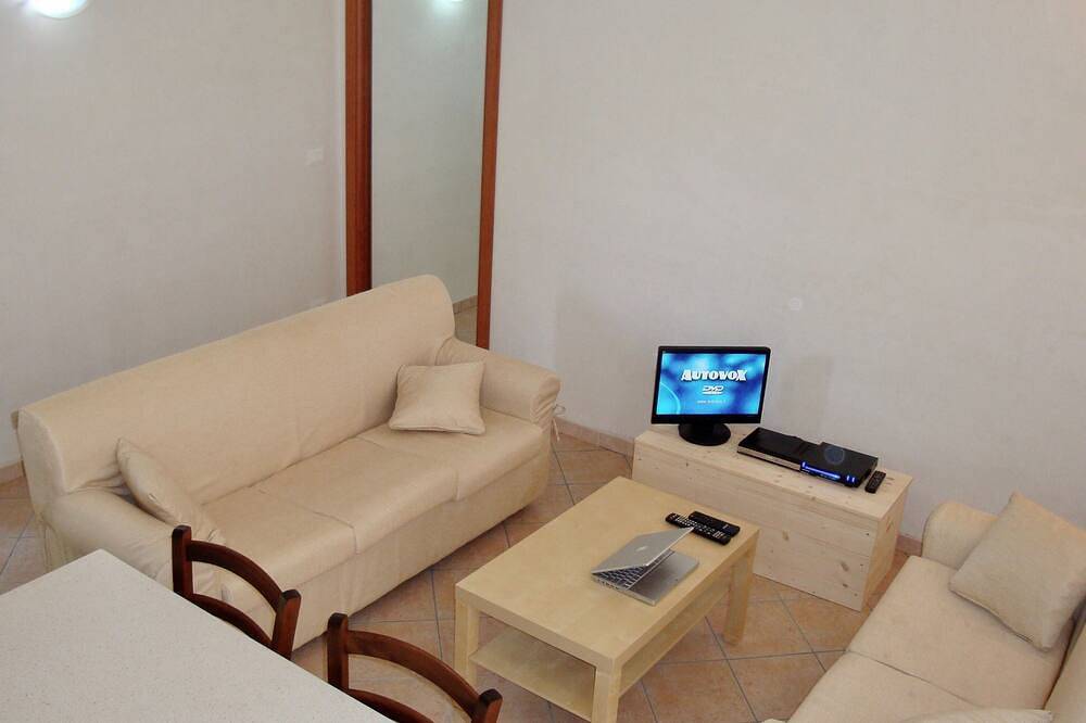 Ganze Wohnung, Apartment nur wenige Schritte vom Meer entfernt, außergewöhnliche Aussicht, kostenloses Wlan, Parkplatz in Santa Caterina dello Ionio, Catanzaro Provinz