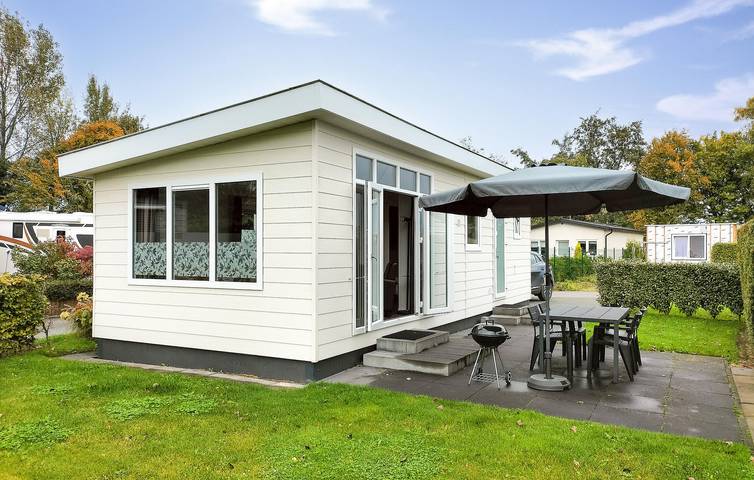 Ferienhaus für 4 Personen, mit Terrasse und Garten sowie Pool, mit Haustier - 1