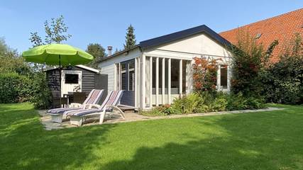 Gîte pour 4 personnes, avec terrasse et balcon/terrasse à Renesse