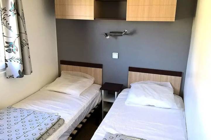 Camping pour 6 personnes à Brem-sur-Mer - 3