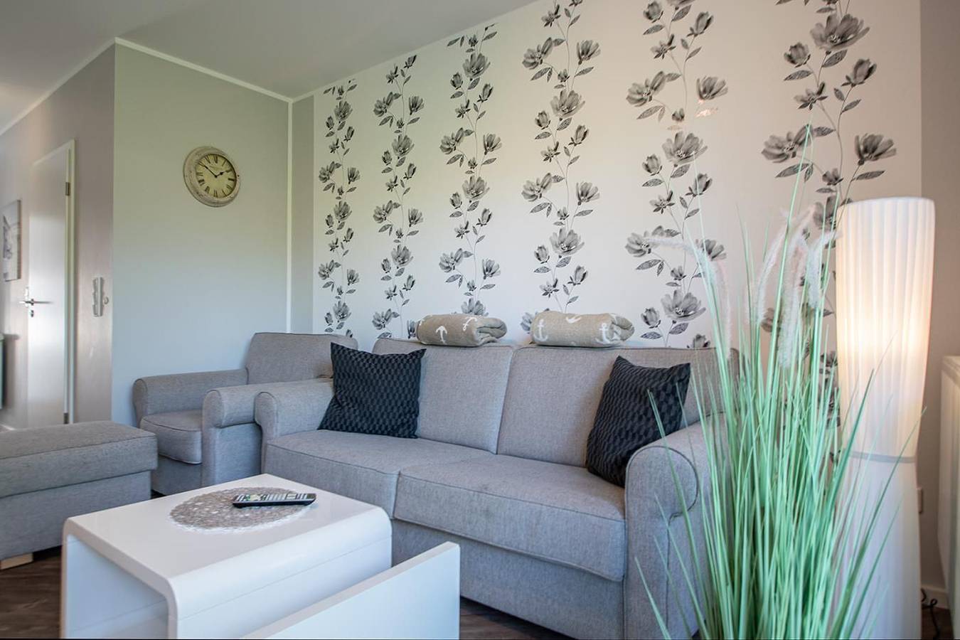 Ganze Wohnung, Komfortable Ferienwohnung mit Balkon und Terrasse in Norddeich in Strand Norddeich, Norddeich