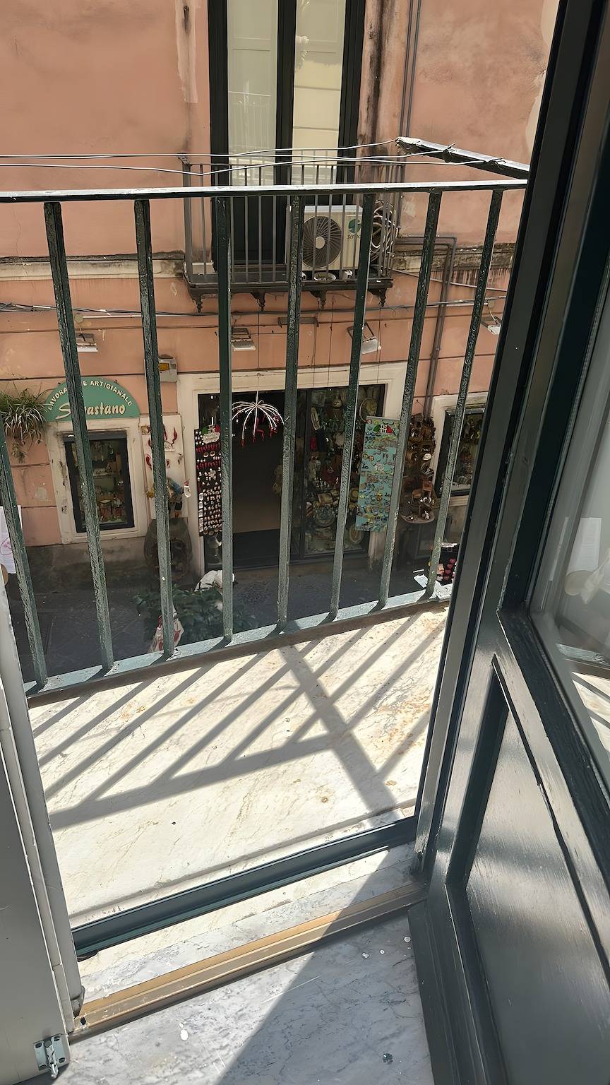 Ganze Wohnung, Apartment 'Essenza' mit Balkon, Wlan und Klimaanlage in Spiaggia Santa Teresa, Salerno