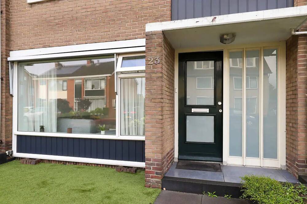 Apeldoorn - spacious family home with 5 bedrooms in Apeldoorn, Veluwe