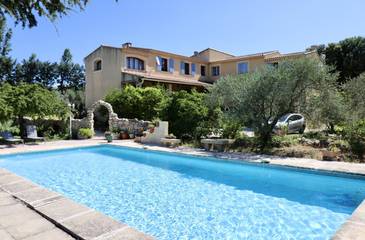 Gîte pour 4 personnes, avec jardin ainsi que terrasse et piscine à Morières-lès-Avignon