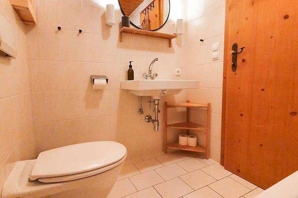 Ganze Wohnung, Alpenflair Apartment mit Balkon - inkl Parkplatz #3 in Stubaier Alpen, Götzens