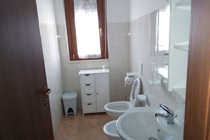 Entire apartment, New and bright apartment 10 minutes from Pescara in San Giovanni Teatino, Chieti Province