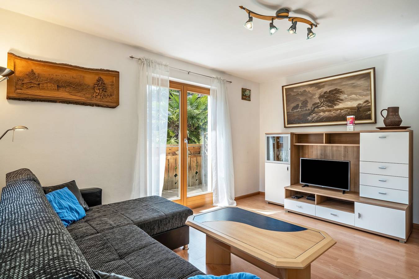 Ganze Wohnung, Ferienwohnung "Ferienhof Turmwirt Pink Leidy" mit Bergblick, Gemeinschaftspool und Wlan in Völlan, Lana