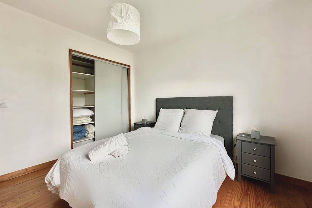 Ganze Wohnung, Bright apartment near Bayonne station (5-minute walk) in Bayonne, Bayonne und Umgebung