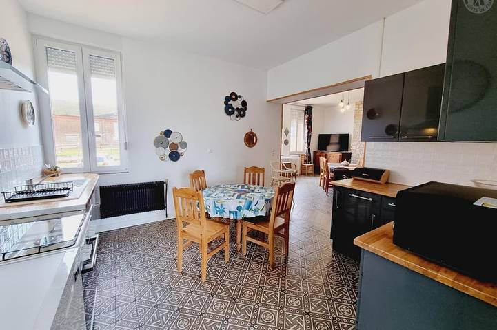 Gîte pour 11 personnes, avec jardin, animaux acceptés
