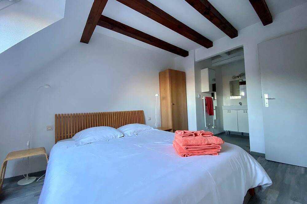 Entire apartment, Family gîte in winegrower's house - Charlotte 6 persons in Gertwiller, Sélestat-Erstein region