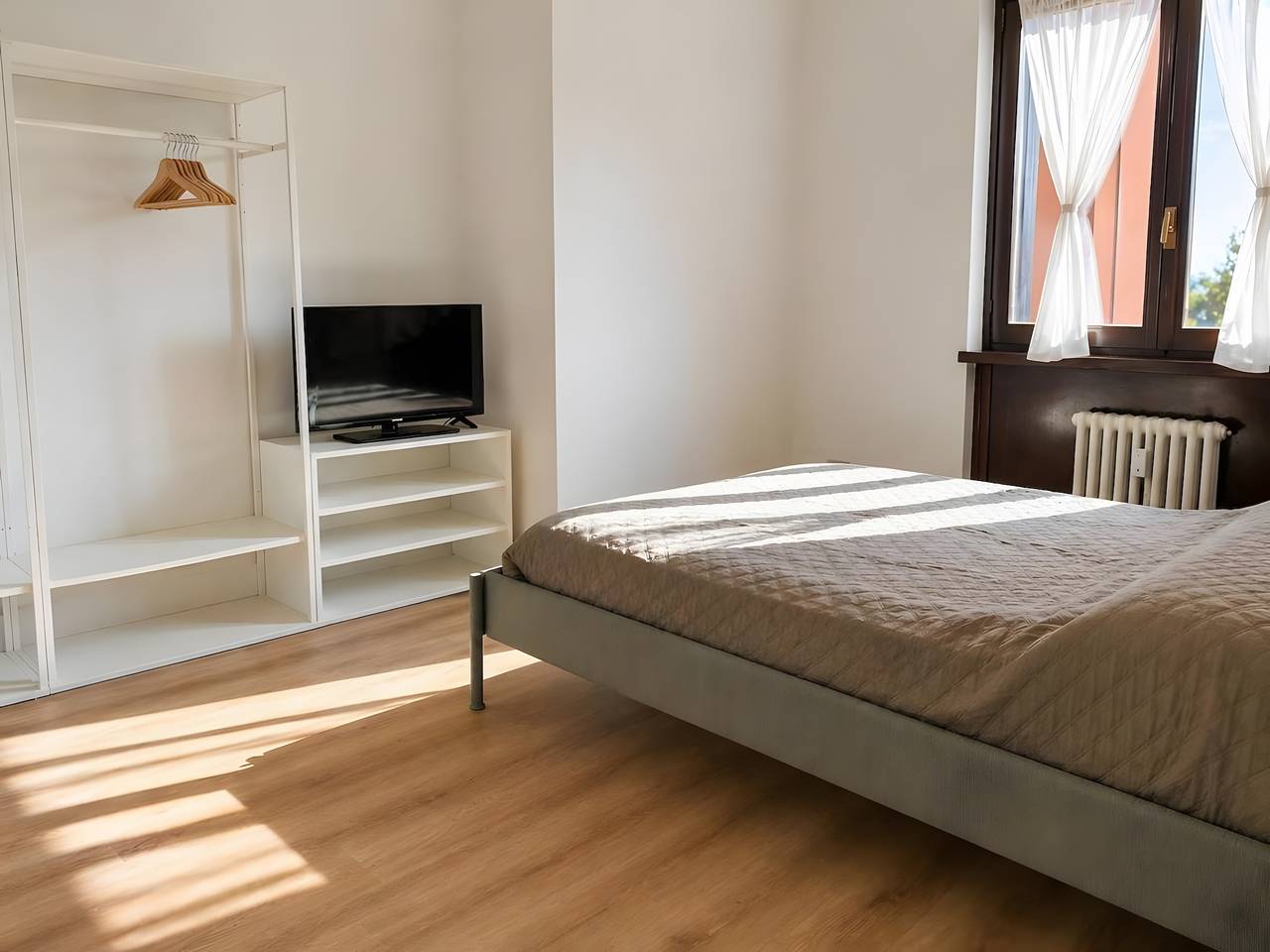Hel lejlighed, Apartment 'L'Oca Del Lago Lakeview' with Lake View, Private Terrace and Wi-Fi in Laveno, Laveno-Mombello