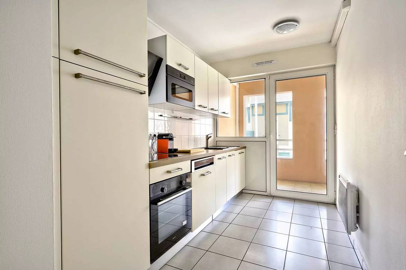 Appartement entier, Arcachon Centre, Beau T3 Avec Loggia Et Parking A 400 M De La Plage ! in Arcachon, Région d'Arcachon