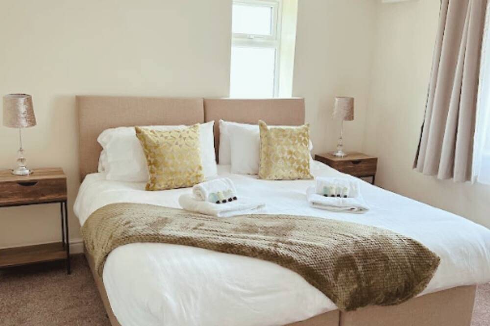 Apartamento entero, Apartamento-Baño privado-Negocios-Vista a la Calle in Stroud, Gloucestershire