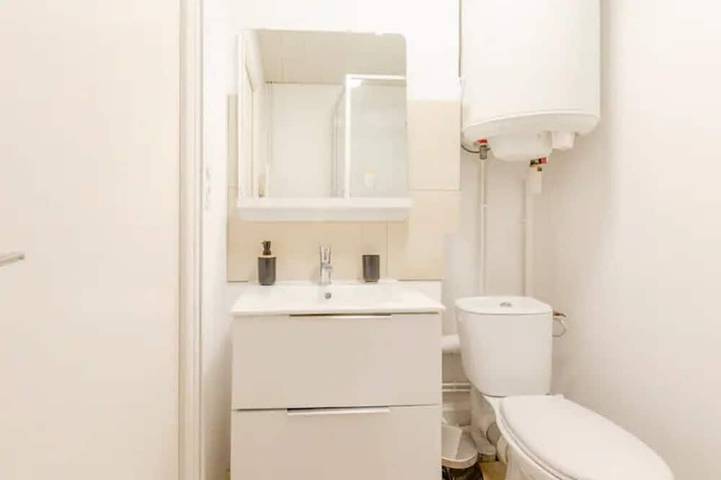 Entire apartment, Bright T2 apartment - Valenciennes town center in Valenciennes, Valenciennes region