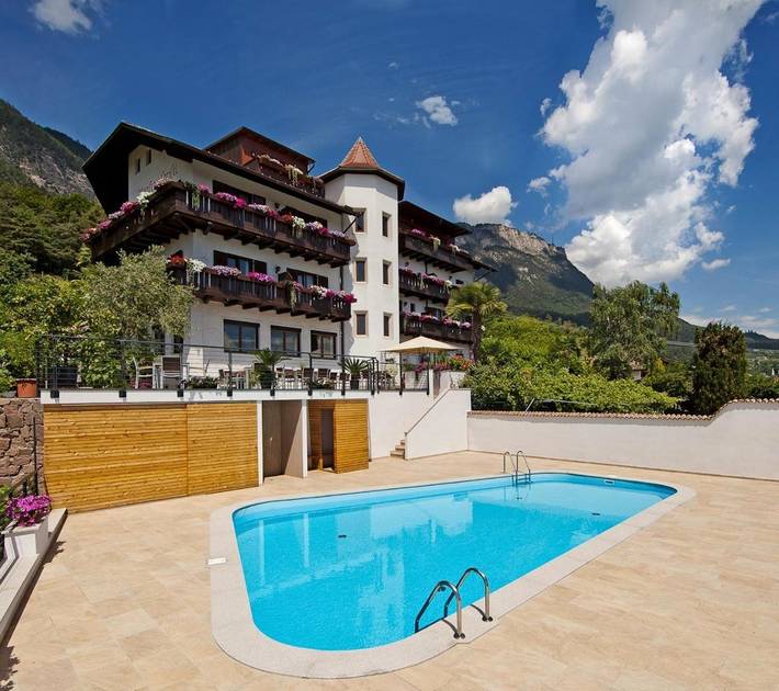 BnB für 2 Personen, mit Balkon und Terrasse sowie Garten und Pool in Kaltern an der Weinstraße