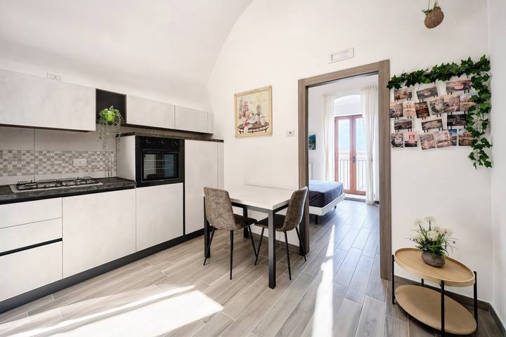 Casa San Lorenzo Maiorano: Sea View, Wi-Fi & Air Conditioning in Monte Sant'Angelo in Monte Sant'Angelo, Gargano