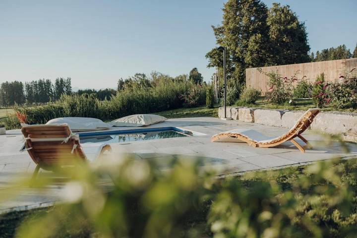 Ferienwohnung für 4 Personen, mit Whirlpool und Terrasse sowie Garten und Pool in Wiggensbach