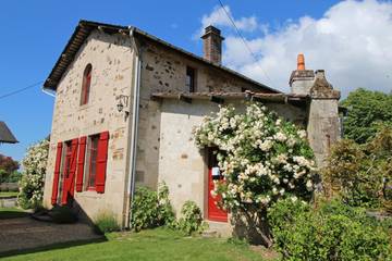 Gîte pour 6 personnes, avec piscine et jardin dans Saint-Priest-Taurion