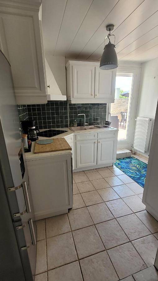 Appartement entier, Apartment with Terrace in Cergy, Val-d'Oise