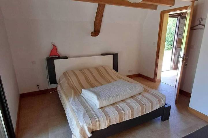 Location de vacances pour 8 personnes, avec piscine ainsi que jardin et terrasse à Montgesty - 3