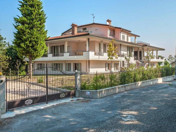 Villa per 5 persone, con Terrazza e Giardino nonché Piscina a Tavullia