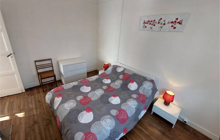 Sea View Apartment with Parking & Garden in Meschers-sur-Gironde, Rochefort region