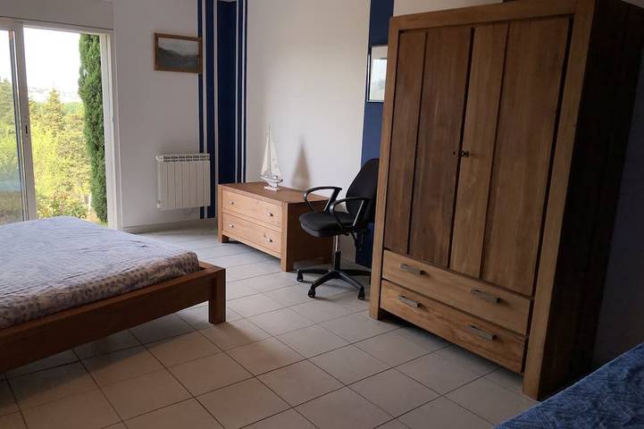 Location de vacances pour 5 personnes, avec terrasse ainsi que jardin et piscine à Béziers - 2