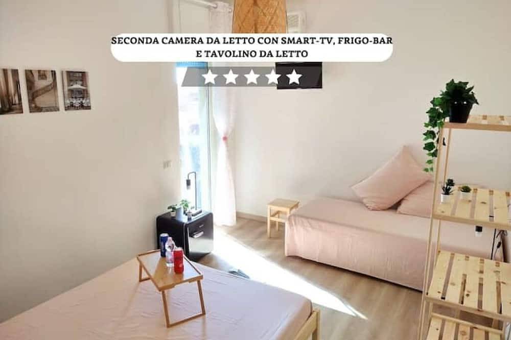 Geheel appartement, [Panoramic and 90 meters from the sea] in Castel Volturno, Provincie Caserta