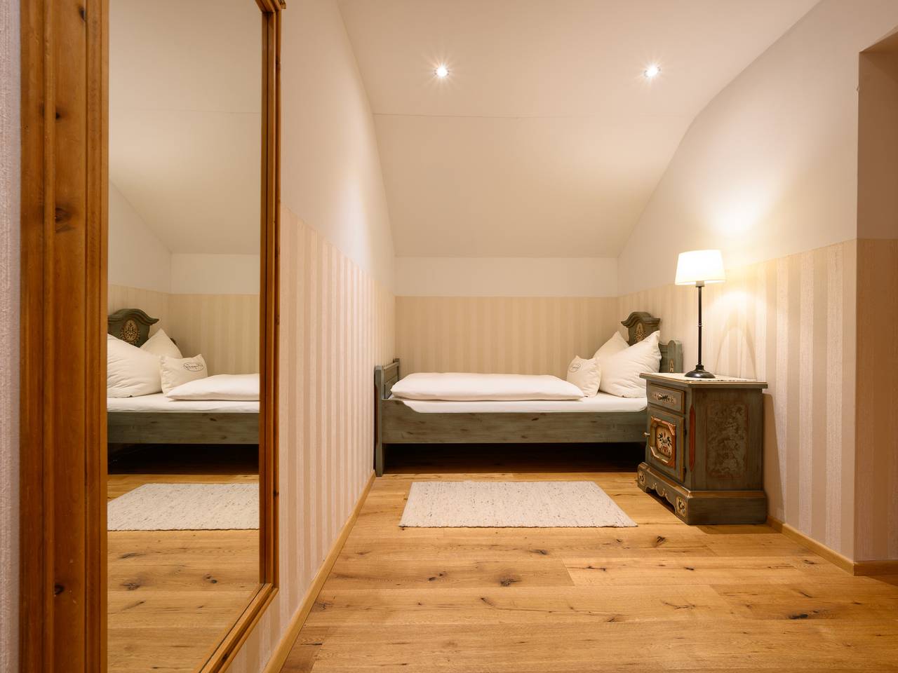 Apartamento de férias inteiro, Appartement  5 "Zirbenenst" in Innsbruck, Innsbruck-Land