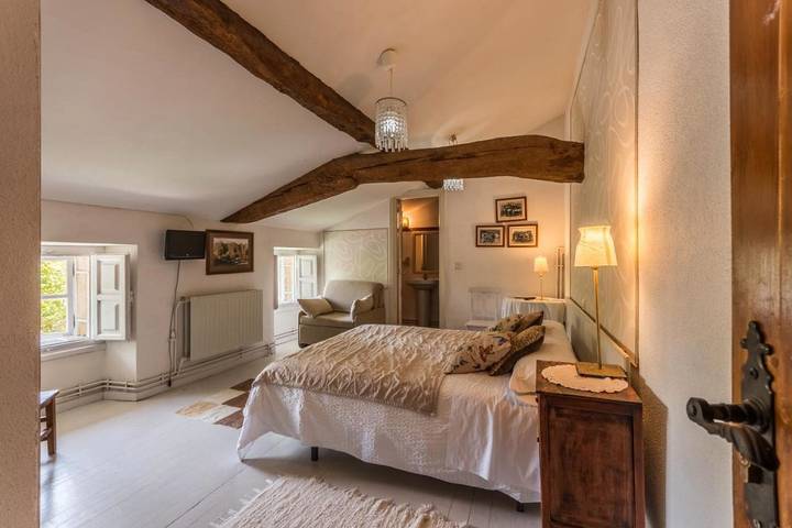 Hotel para 14 personas, con sauna y jacuzzi además de jardín y terraza en Cantabria - 4