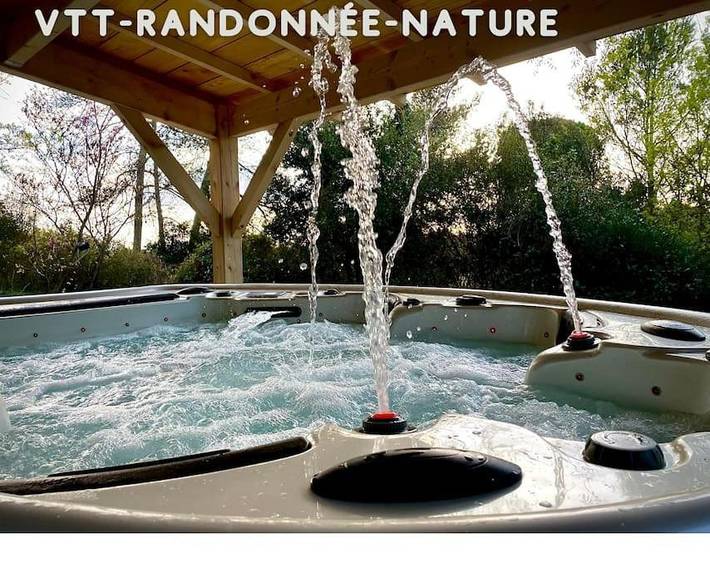 Appartement de vacances pour 4 personnes, avec Jacuzzi et Terrasse ainsi que Jardin et Piscine à Ventenac-Cabardès