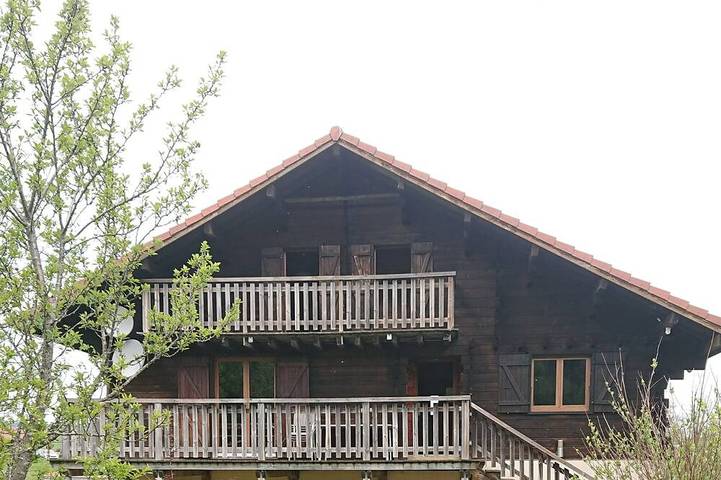 Chalet pour 11 personnes, avec balcon et jardin dans le Doubs