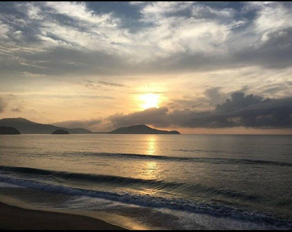 Massaguacu Strand, Oberhaus, Grillplatz, sauber und gemütlich in Caraguatatuba, Região Metropolitana do Vale do Paraíba e Litoral Norte