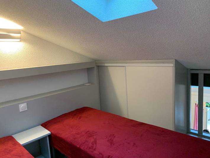 Appartement entier, Maison familiale à Loupian avec piscine commune et climatisation in Loupian, Côte méditerranéenne (France)