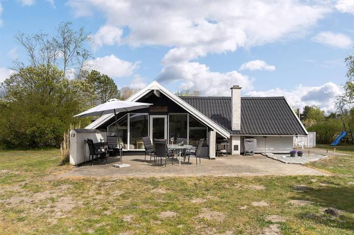 Ferieudlejning for 4 personer, med Terrasse på Sjælland