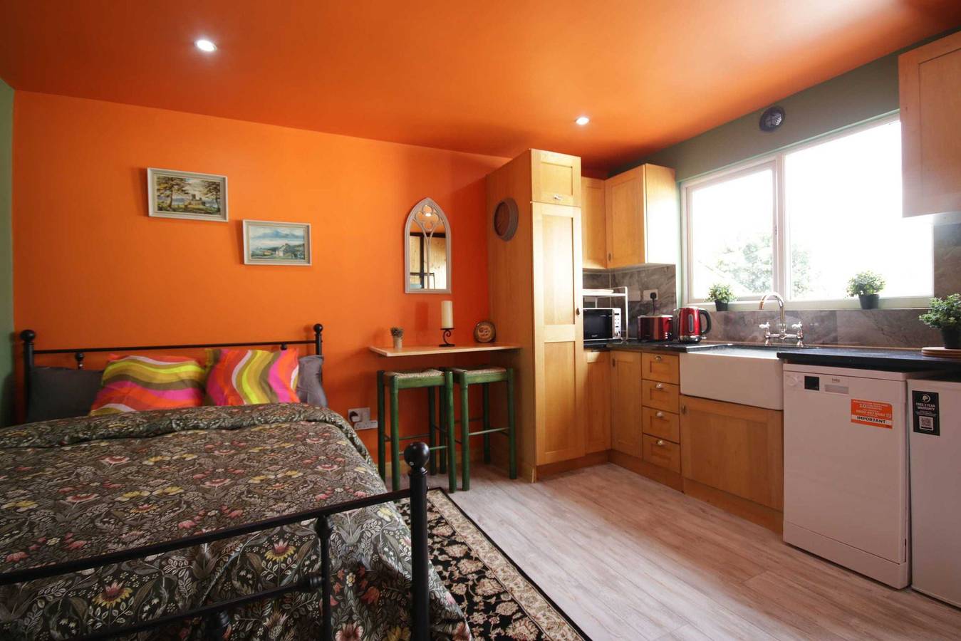 Georgias Gate Studio Cottage - Sleeps 4 & Pets Ok in County Laois