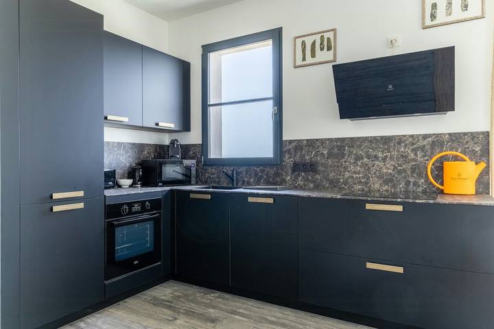 Location de vacances pour 8 personnes, avec terrasse, adapté aux familles à Brando - 2