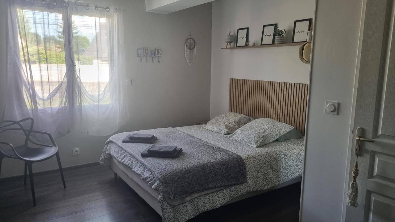 Appartement de vacances entier, Chambre parentale - Chez Ana in Changé, Sarthe