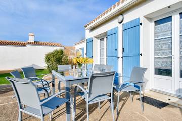 Location de vacances pour 8 personnes, avec terrasse et jardin à L'Épine