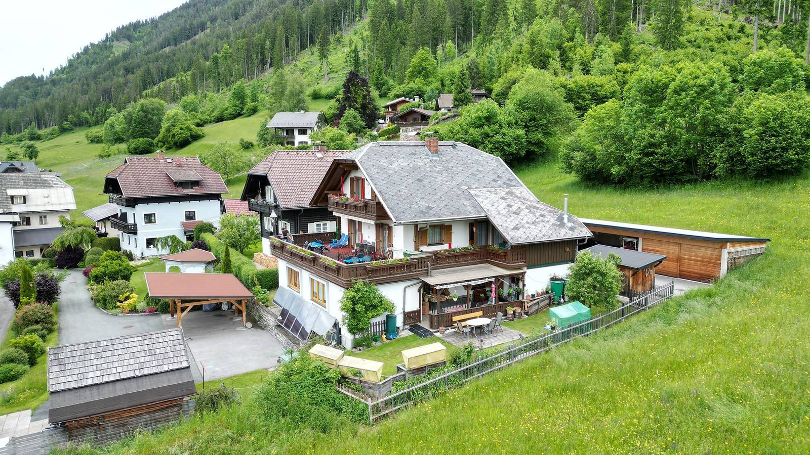 Apartamento entero, Apartamento 'Birke' con vistas al lago, terraza privada y Wi-Fi in Weissensee, Oberkärnten