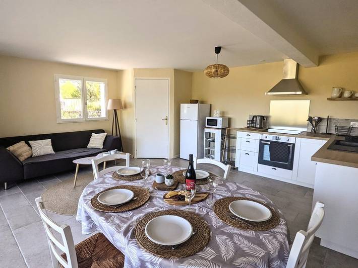 Gîte pour 5 personnes, avec terrasse et jardin à Saint-André-de-Roquepertuis - 2