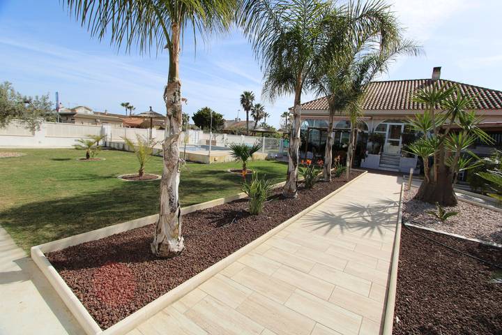 Chalet para 10 personas, con vistas además de jardín y terraza, Se admiten mascotas en Delta del Ebro - 4