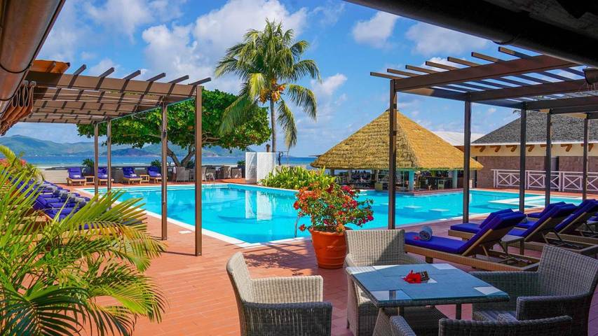 Cottage pour 2 personnes, avec bassin pour enfant ainsi que jardin et piscine